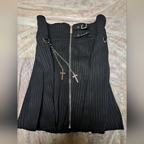 Killstar Pleated Skirt. L - Picture 3 of 3